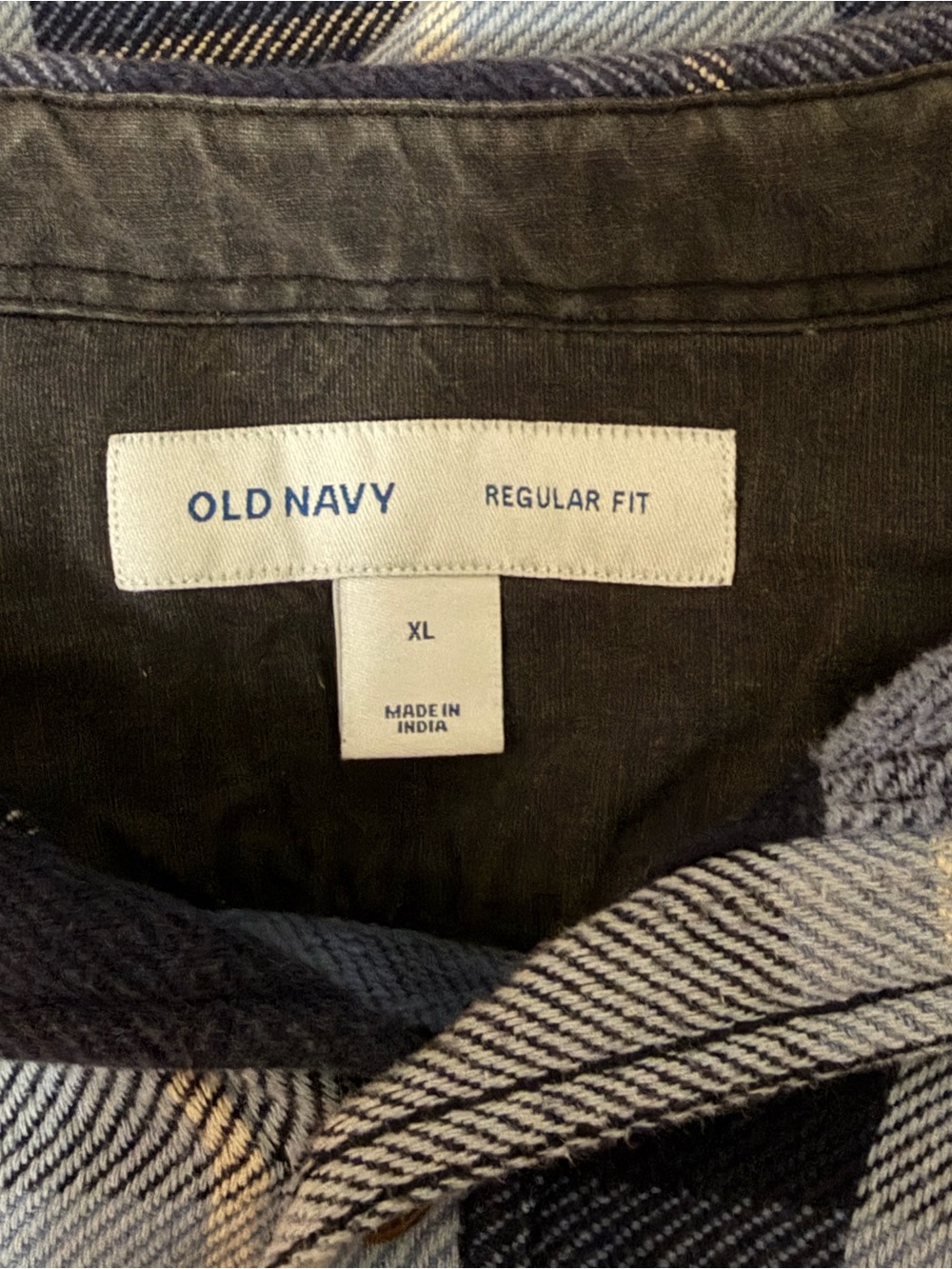 Men’s Old Navy Button-down blue plaid flannel size XL regular fit. - Picture 6 of 7